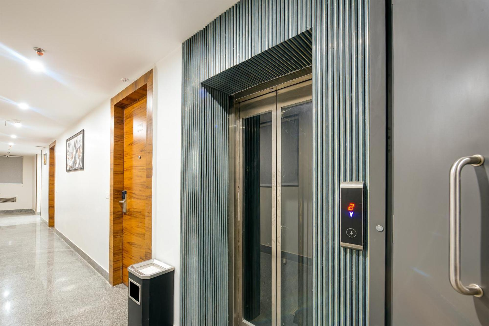 Airport Le Premier, New Delhi Hotel Bagian luar foto