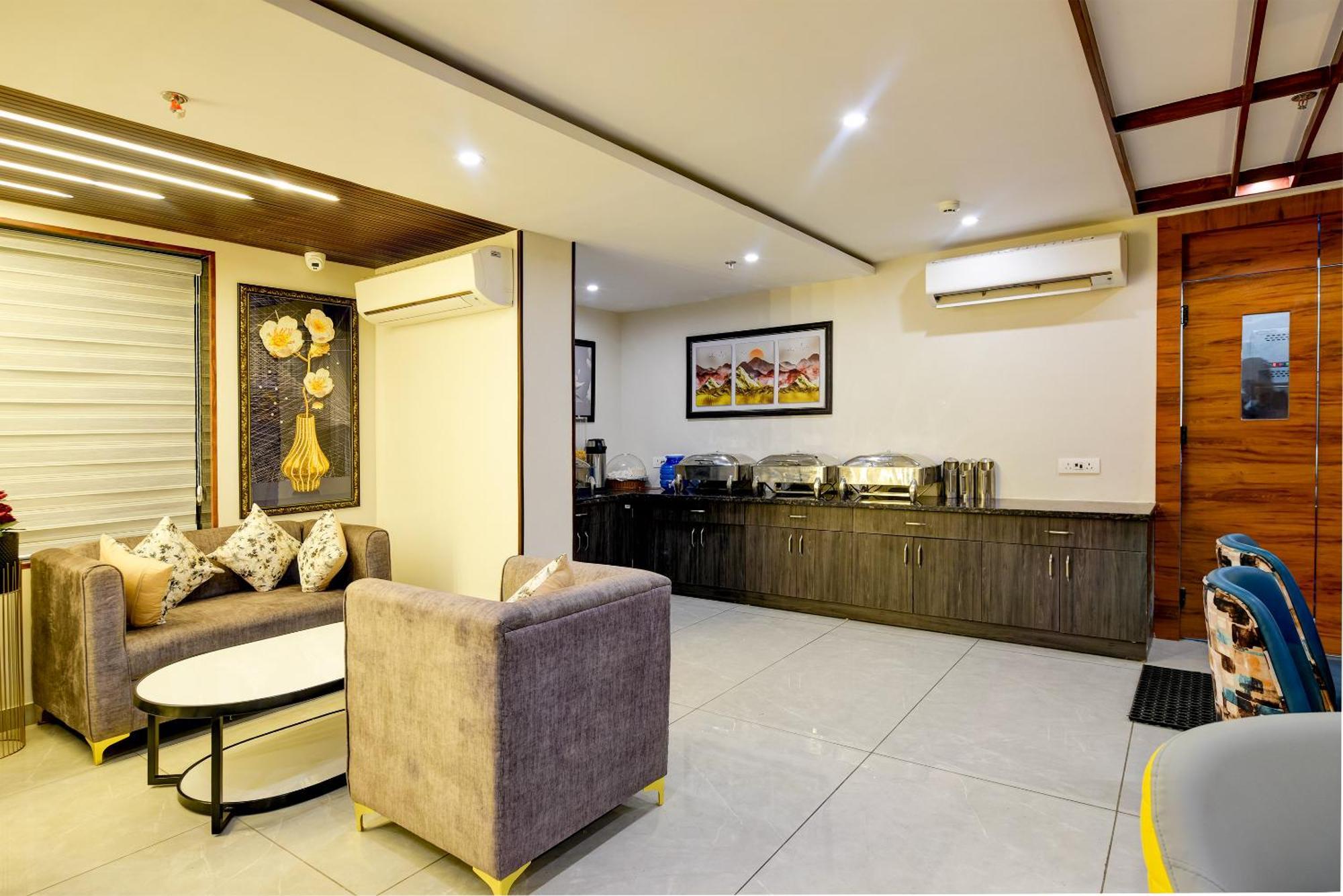 Airport Le Premier, New Delhi Hotel Bagian luar foto